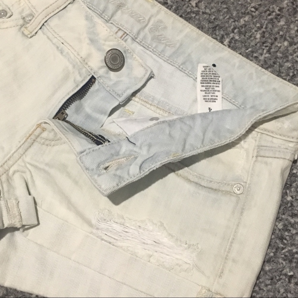 American Eagle Jr 4 Shorts Destroyed Light Bleach - Picture 2 of 3